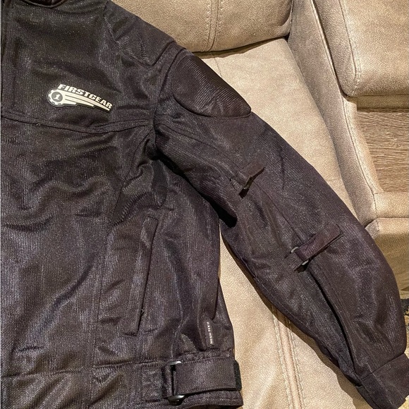 Men’s black First Gear mesh Riding Jacket, like new, with armour. Size large. - Picture 4 of 15